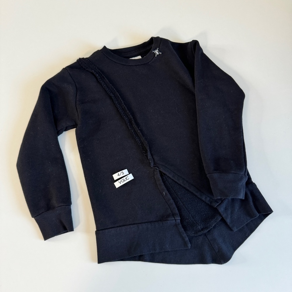 Nununu world sweater 4/5Y